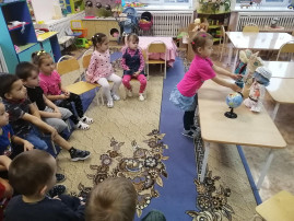 В средней группе "Гномик" прошло познавательное занятие ко Дню народного единства. В средней группе "Гномик" прошло познавательное занятие ко Дню народного единства.