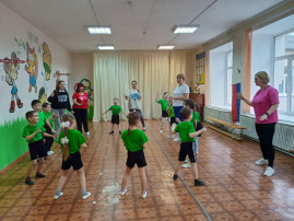 Спортивное мероприятие "Вместе с мамой" Спортивное мероприятие "Вместе с мамой".