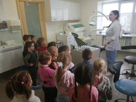 В нашем детском саду продолжается месячник профориентационной работы «Шаги профессий» В нашем детском саду продолжается месячник профориентационной работы «Шаги профессий».