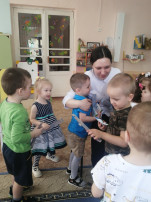 В группе "Гномик" ребята познакомились с профессией "Стоматолог" В группе "Гномик" ребята познакомились с профессией "Стоматолог".